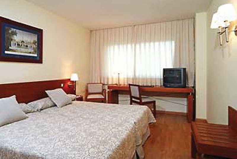 Ramada By Wyndham Valencia Almussafes Hotel Cameră foto